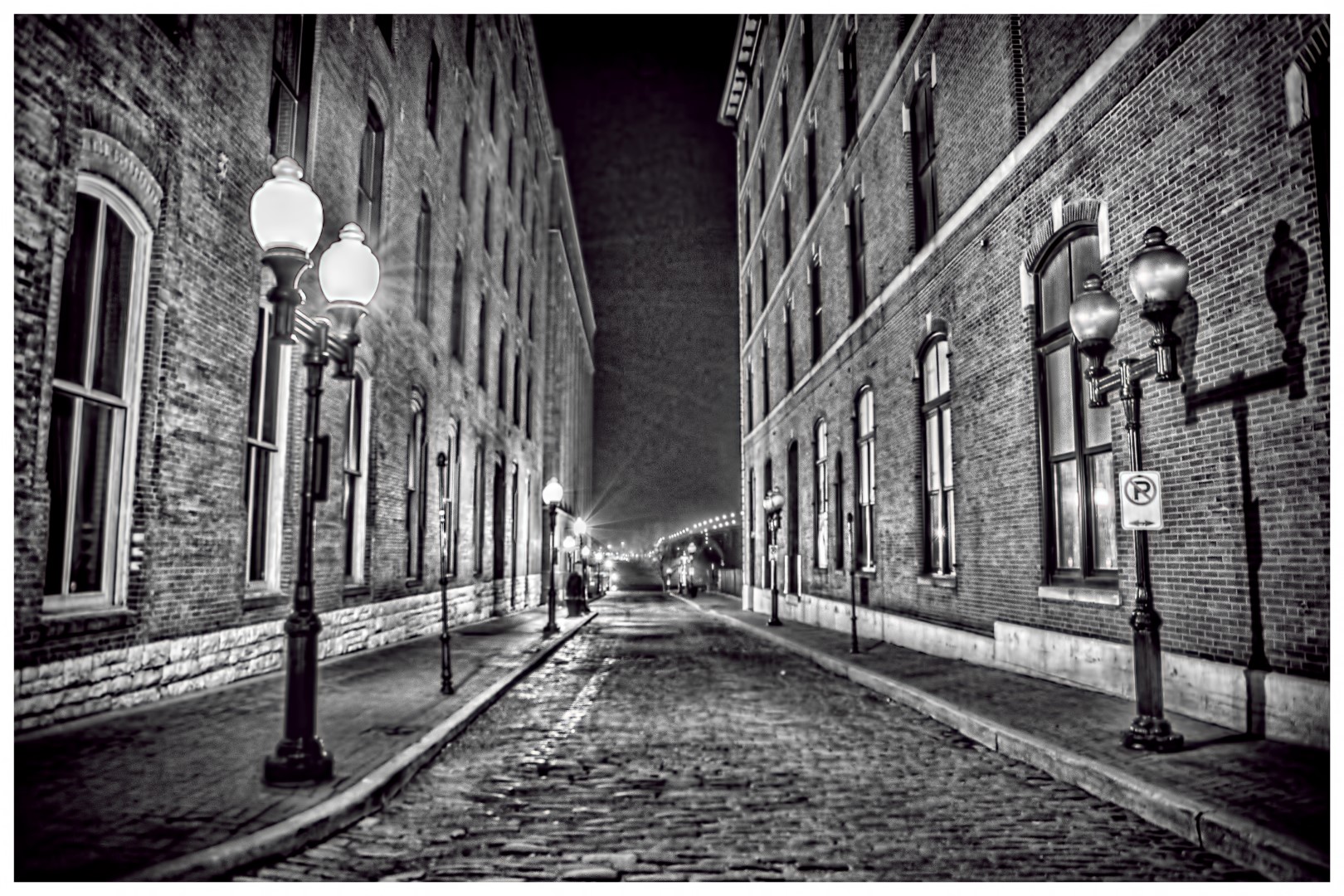 A quiet roadway at Laclede's Landing in downtown St. Louis